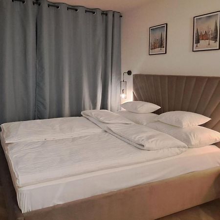 Falcon Apartment Center 4 Metro Swietokrzyska วอร์ซอ ภายนอก รูปภาพ