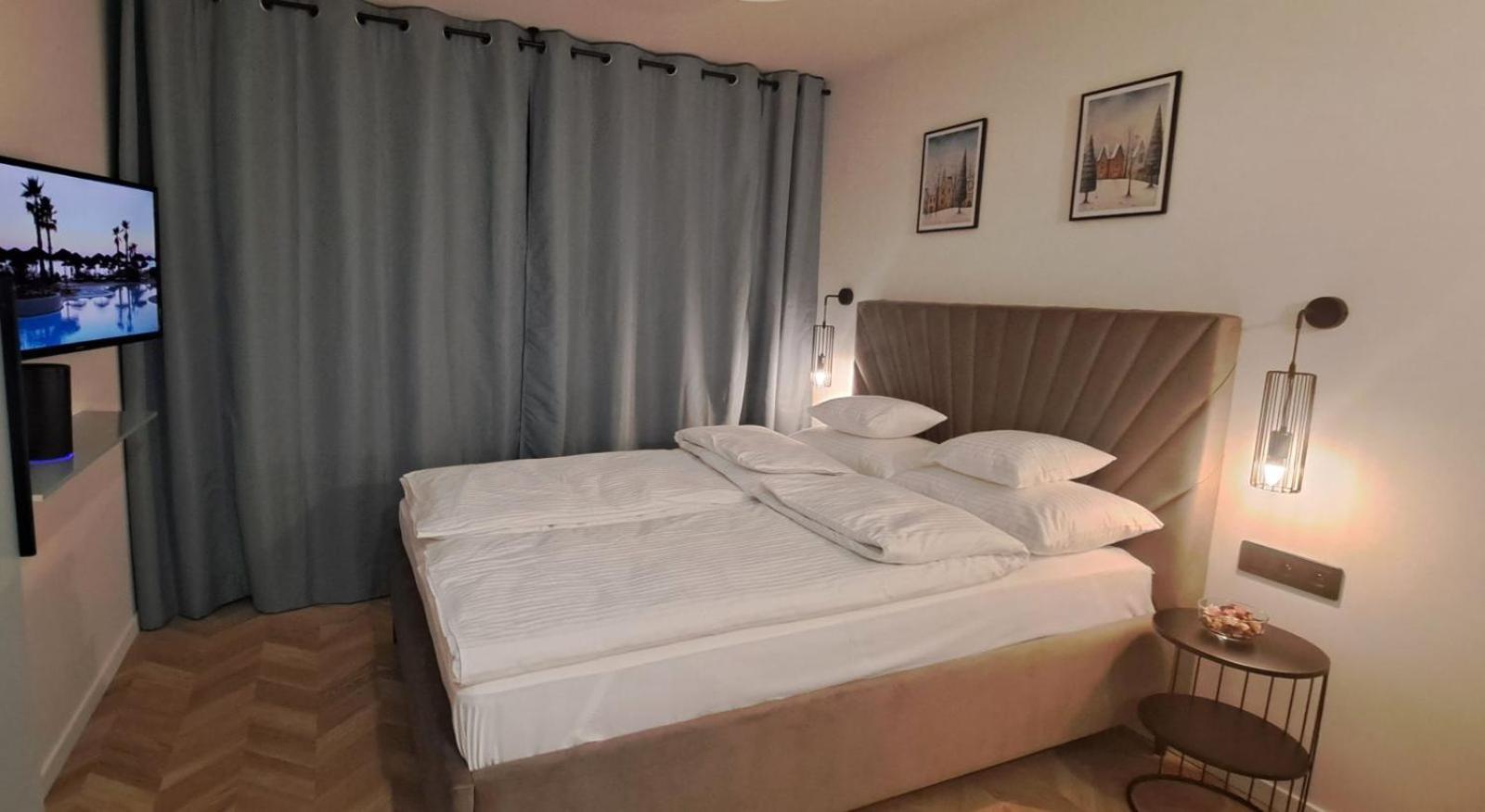 Falcon Apartment Center 4 Metro Swietokrzyska วอร์ซอ ภายนอก รูปภาพ