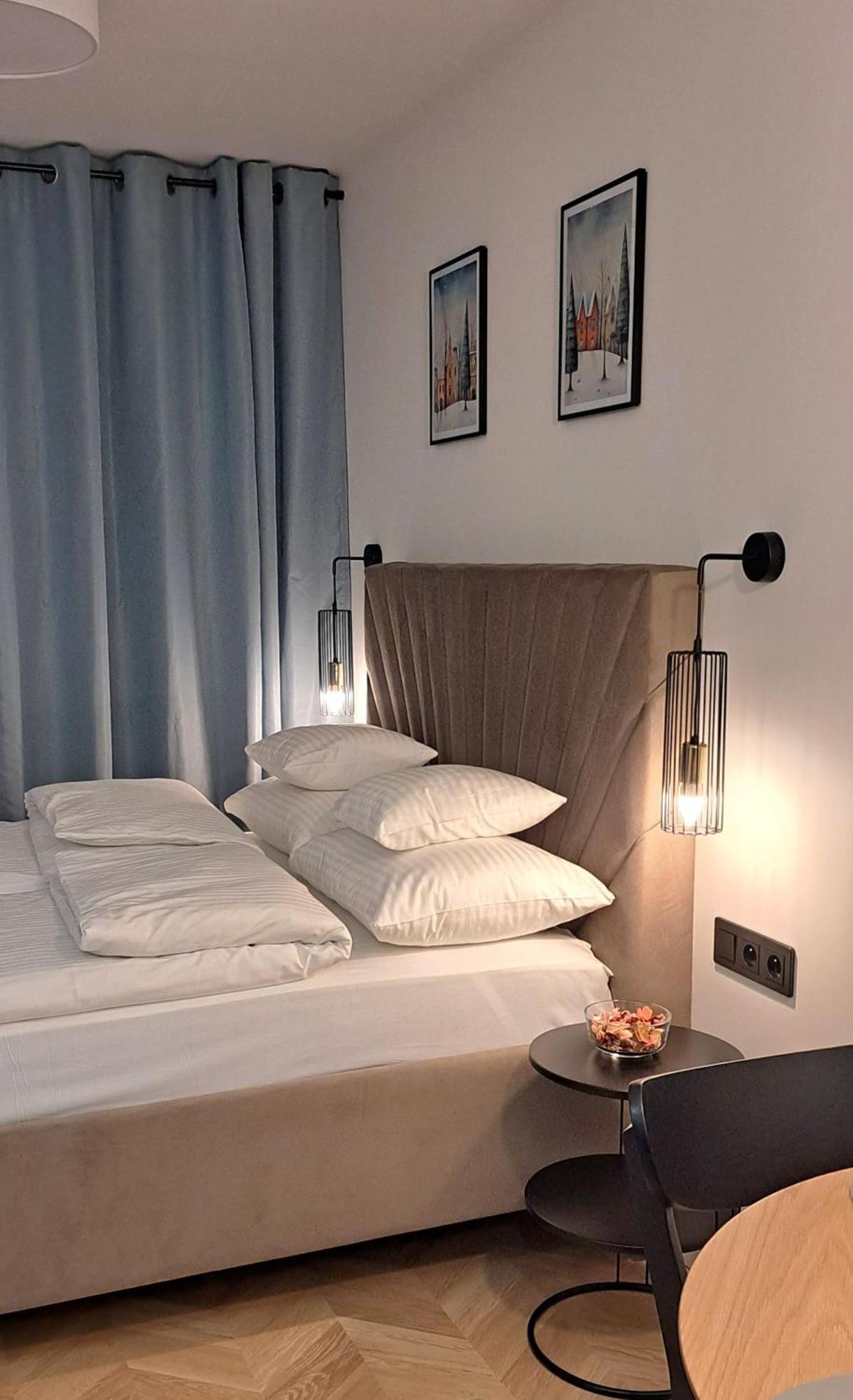 Falcon Apartment Center 4 Metro Swietokrzyska วอร์ซอ ภายนอก รูปภาพ