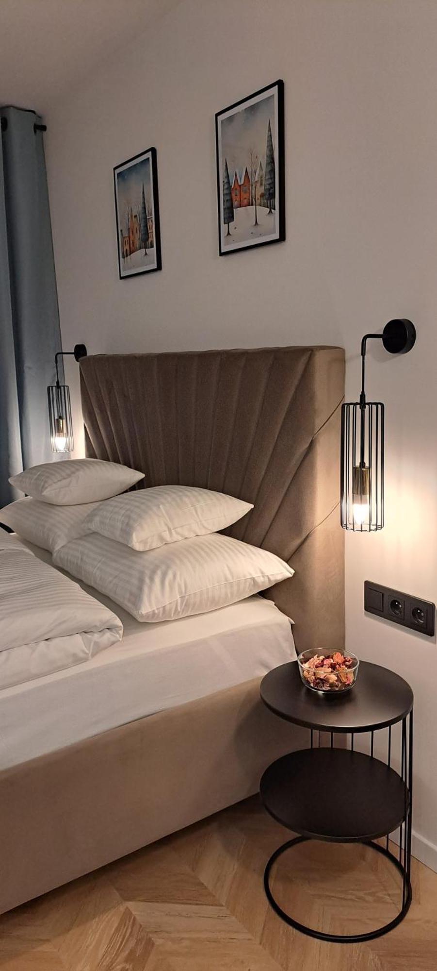 Falcon Apartment Center 4 Metro Swietokrzyska วอร์ซอ ภายนอก รูปภาพ