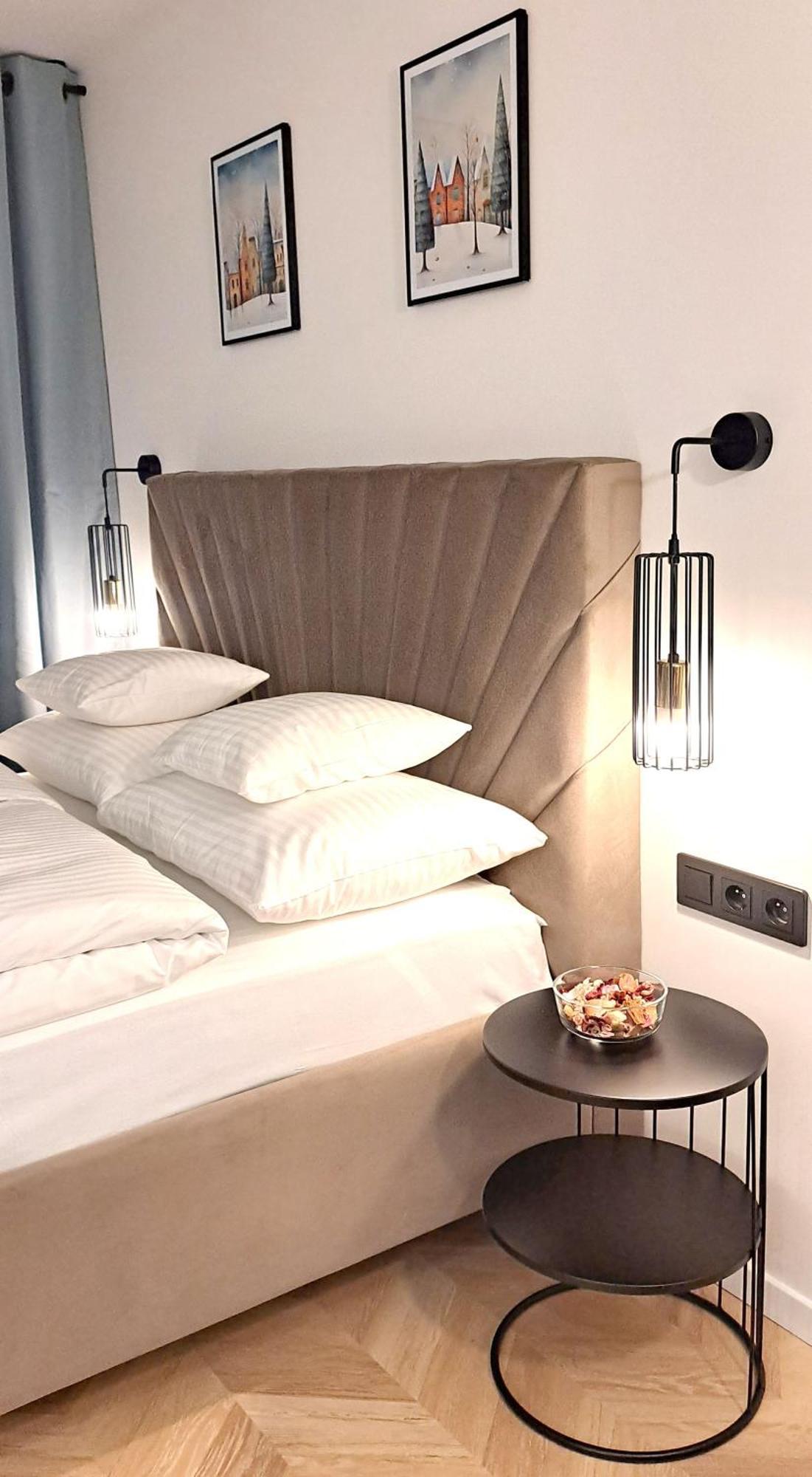 Falcon Apartment Center 4 Metro Swietokrzyska วอร์ซอ ภายนอก รูปภาพ